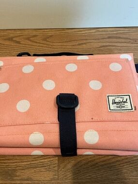 Herschel Baby changing mat portable attachable carrying handle pink polka dot